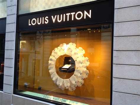 designer vitrine louis vuitton|louis vuitton founder name.